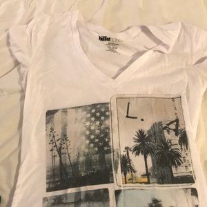 V neck billabong T-shirt.